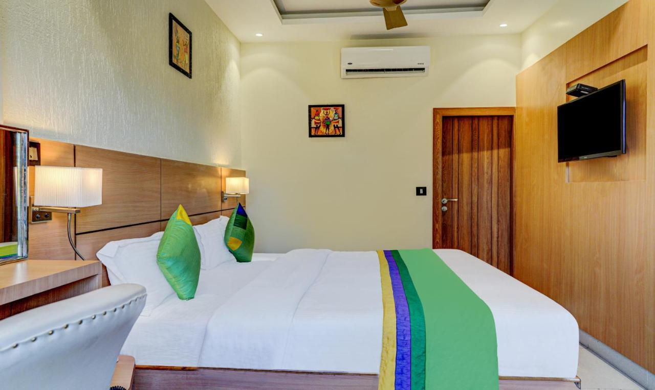 Hotel Sun Grand دهرادون المظهر الخارجي الصورة