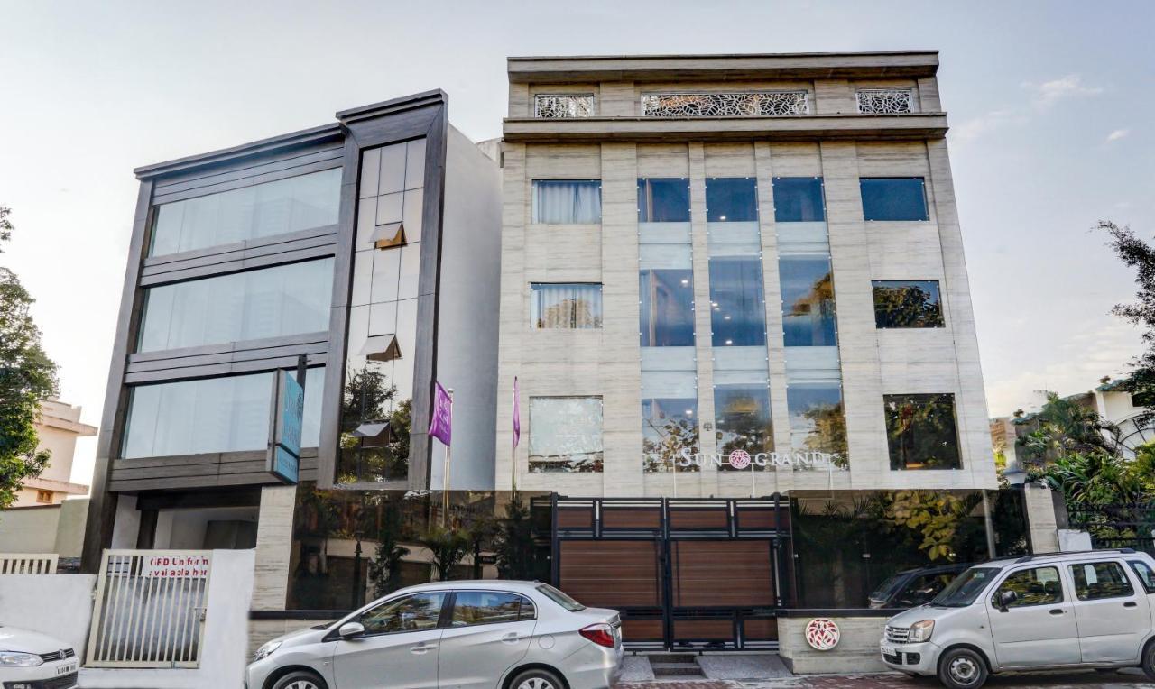 Hotel Sun Grand دهرادون المظهر الخارجي الصورة